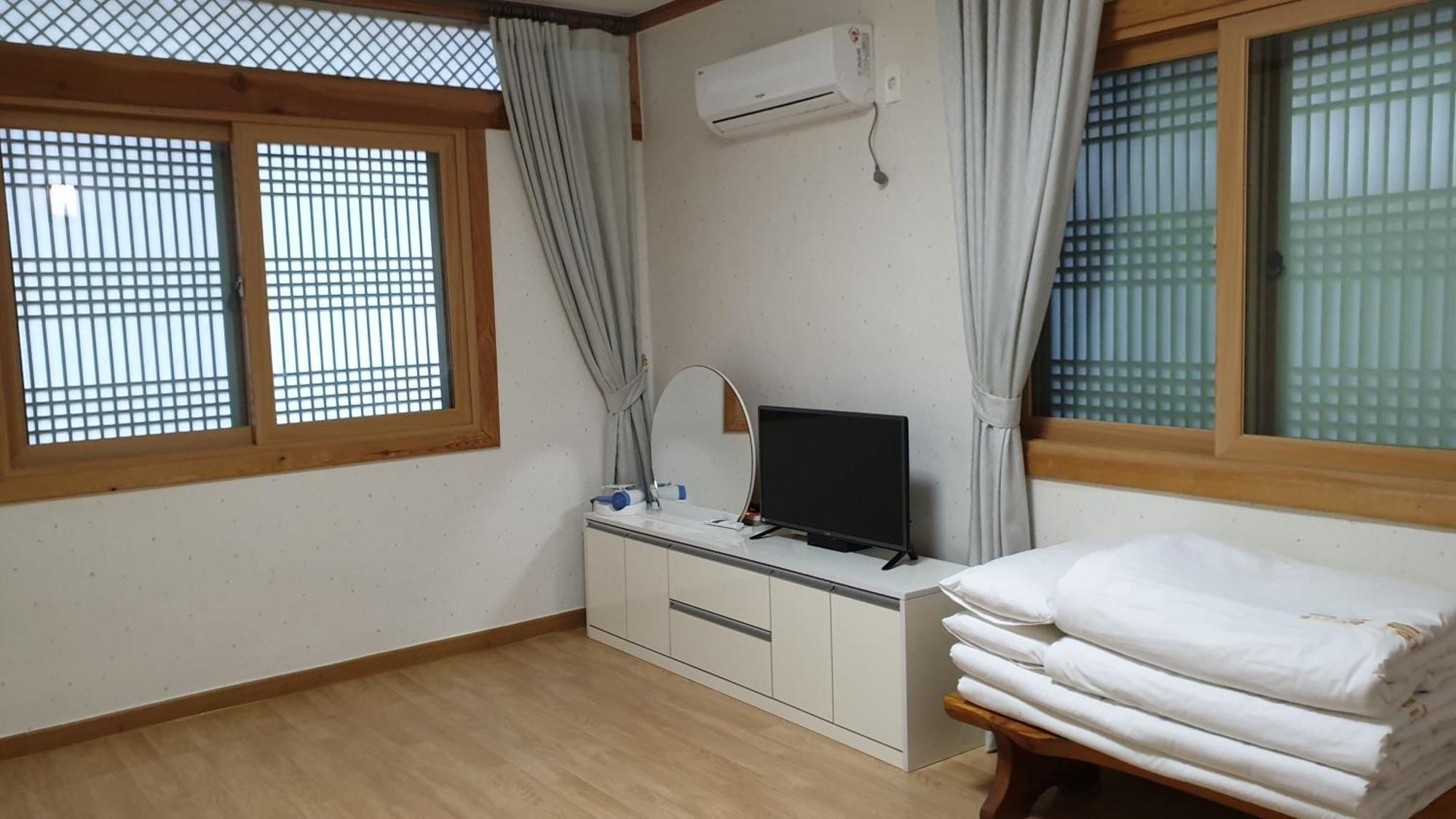 Boseong Greenery Hanok Pension Hotel Room photo